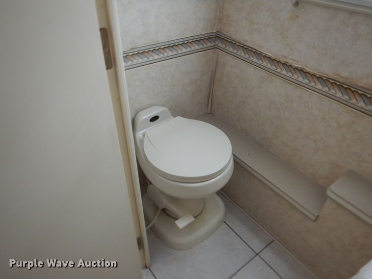 image for item JN9071 2000 Gulf Stream Spartan Tour Master  RV