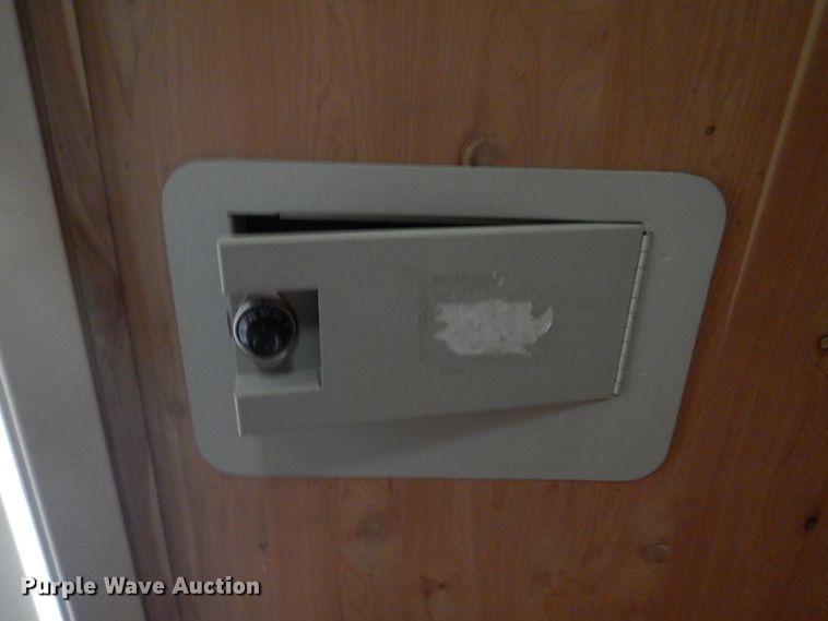 image for item JN9071 2000 Gulf Stream Spartan Tour Master  RV