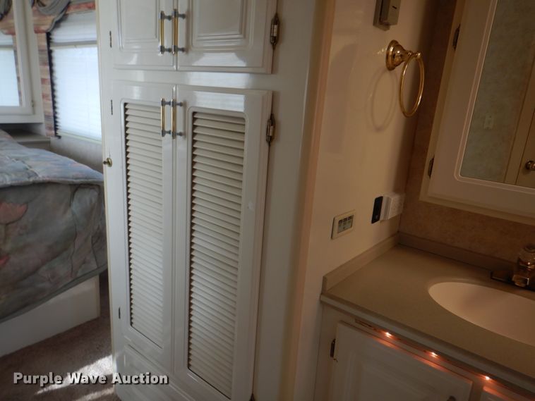 image for item JN9071 2000 Gulf Stream Spartan Tour Master  RV