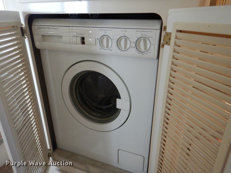 image for item JN9071 2000 Gulf Stream Spartan Tour Master  RV