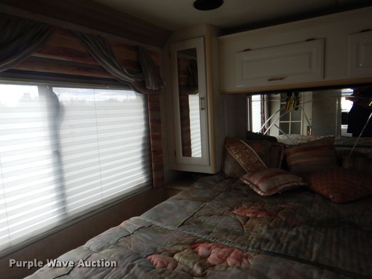 image for item JN9071 2000 Gulf Stream Spartan Tour Master  RV