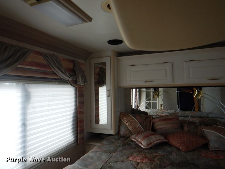 image for item JN9071 2000 Gulf Stream Spartan Tour Master  RV