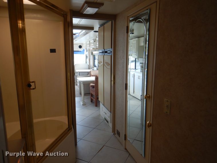 image for item JN9071 2000 Gulf Stream Spartan Tour Master  RV