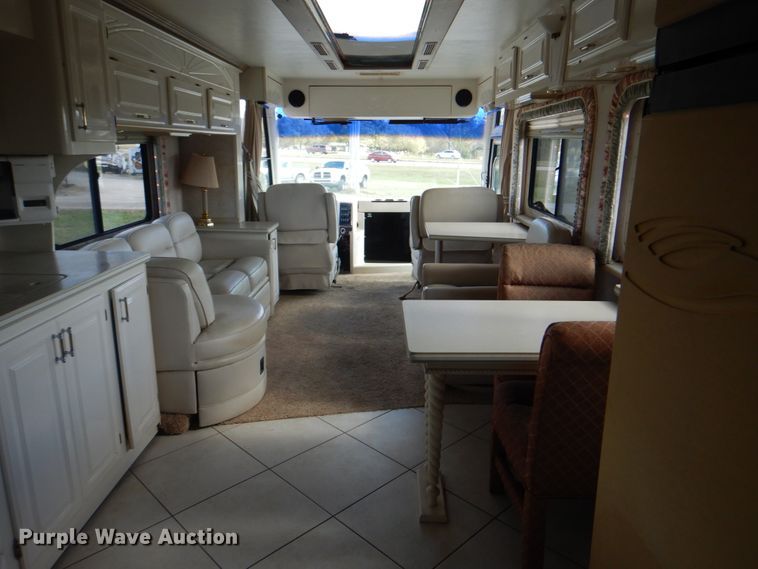 image for item JN9071 2000 Gulf Stream Spartan Tour Master  RV