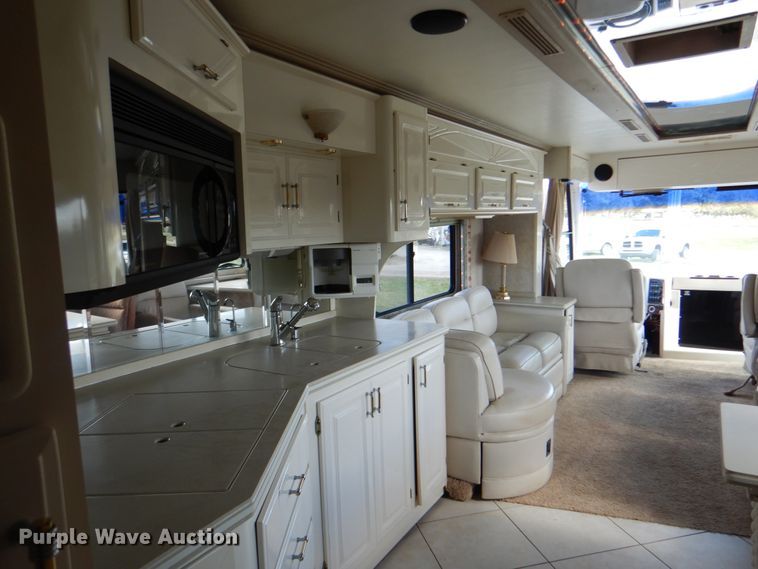 image for item JN9071 2000 Gulf Stream Spartan Tour Master  RV