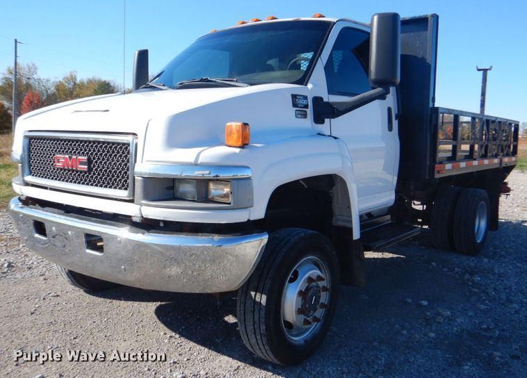 image for item JN9073 2005 Chevrolet C5500  flatbed truck