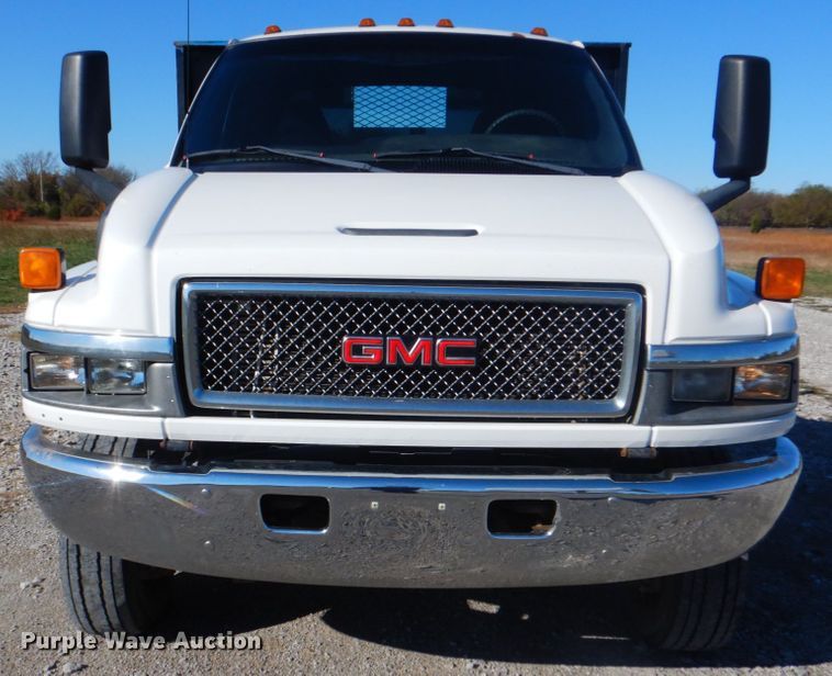 image for item JN9073 2005 Chevrolet C5500  flatbed truck