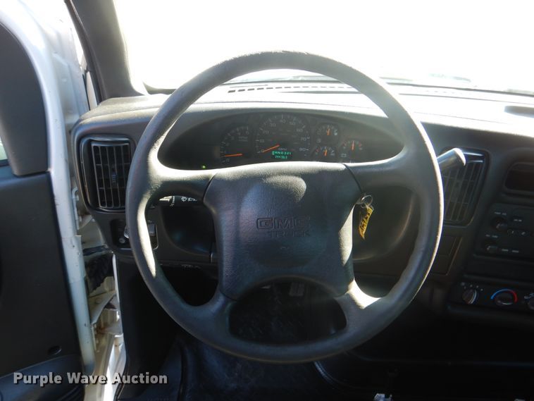 image for item JN9073 2005 Chevrolet C5500  flatbed truck