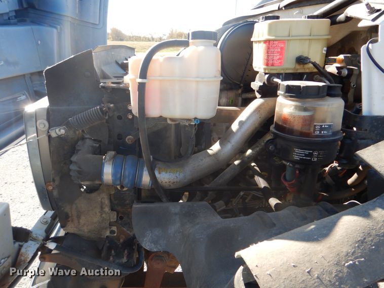 image for item JN9073 2005 Chevrolet C5500  flatbed truck