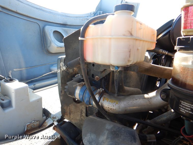 image for item JN9073 2005 Chevrolet C5500  flatbed truck