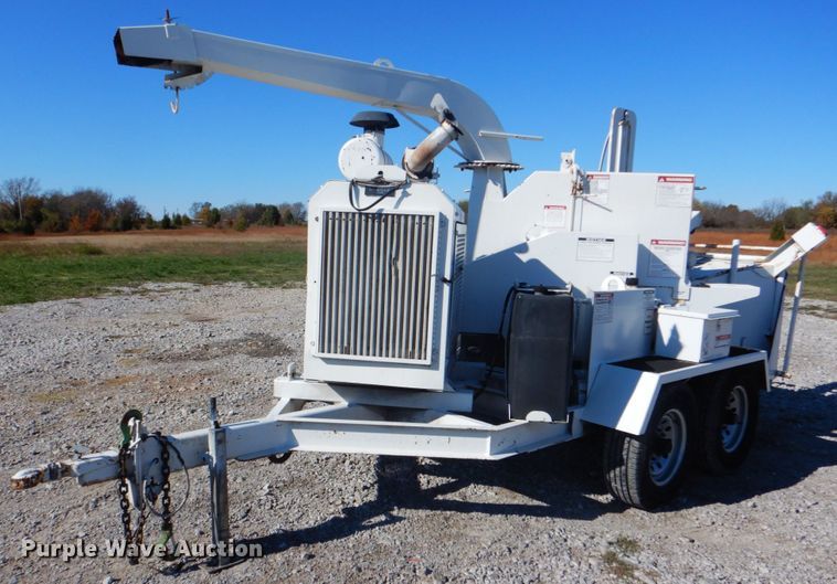 image for item JN9076 Brush Bandit 280XP  wood chipper