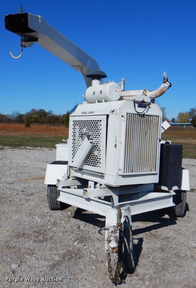 image for item JN9076 Brush Bandit 280XP  wood chipper