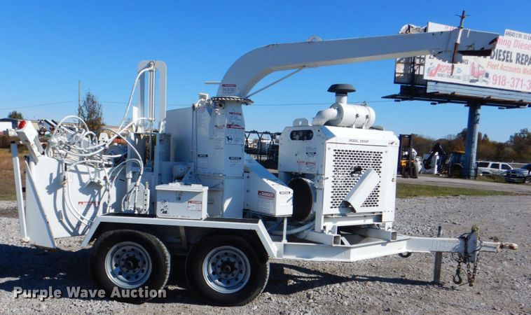 image for item JN9076 Brush Bandit 280XP  wood chipper