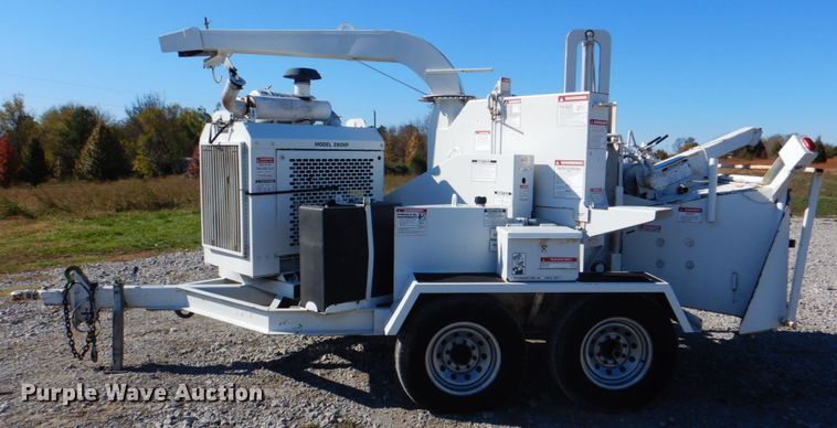 image for item JN9076 Brush Bandit 280XP  wood chipper