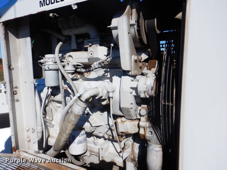 image for item JN9076 Brush Bandit 280XP  wood chipper