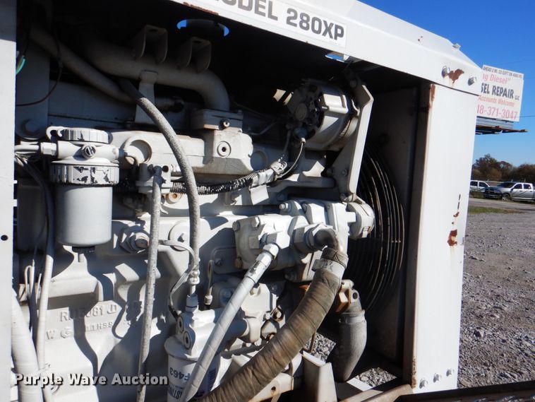 image for item JN9076 Brush Bandit 280XP  wood chipper