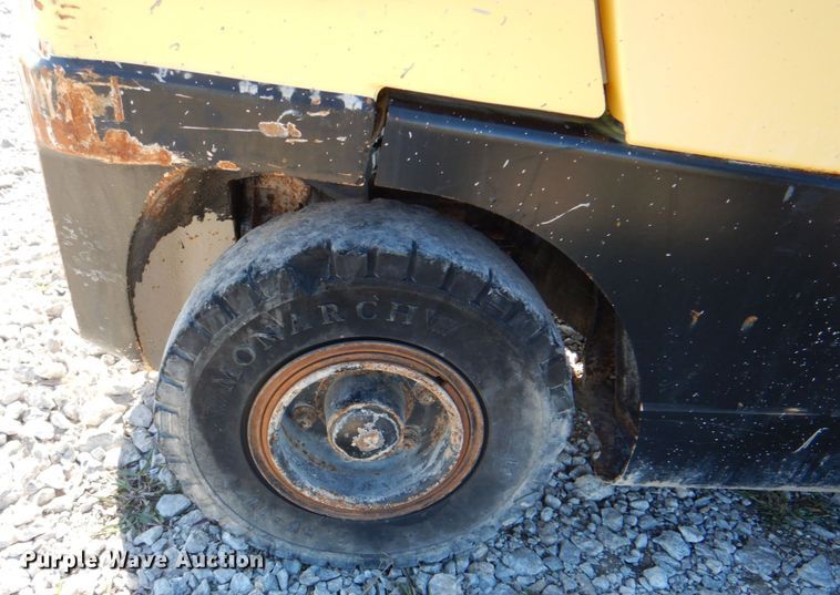 image for item JN9077 Hyster H60FT  forklift