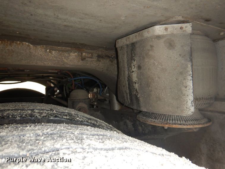 image for item JS9224 1999 Motor Coach Industries 102-DL3  coach bus