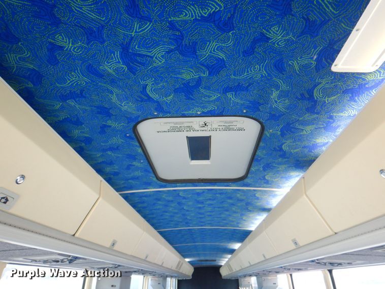 image for item JS9224 1999 Motor Coach Industries 102-DL3  coach bus