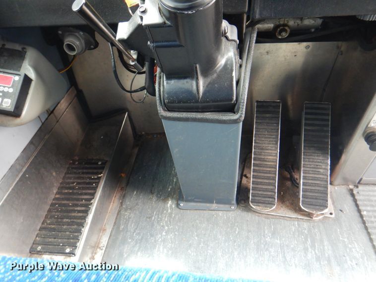 image for item JS9224 1999 Motor Coach Industries 102-DL3  coach bus