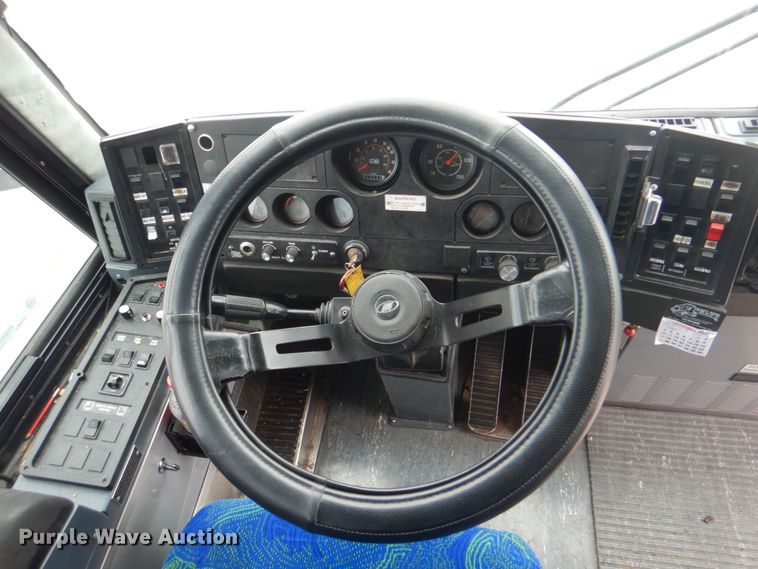 image for item JS9224 1999 Motor Coach Industries 102-DL3  coach bus