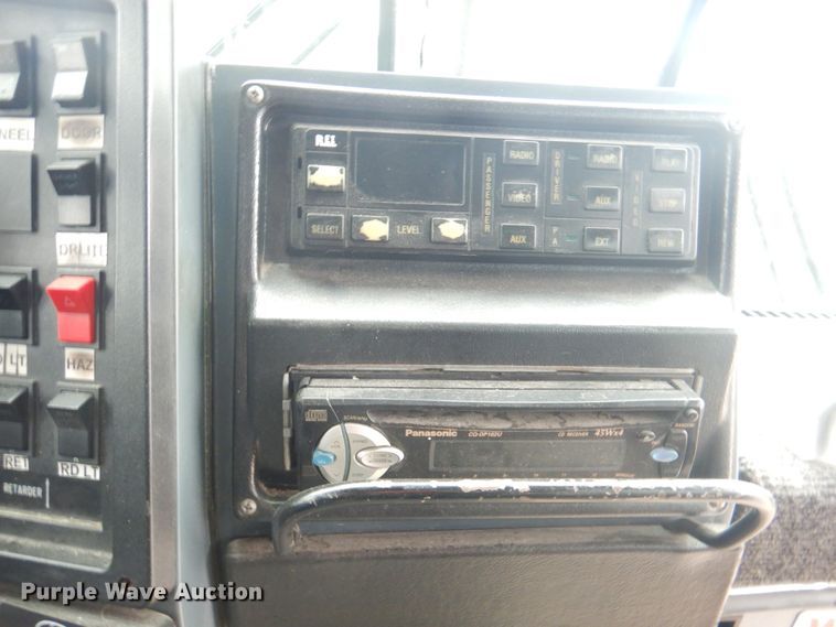 image for item JS9224 1999 Motor Coach Industries 102-DL3  coach bus