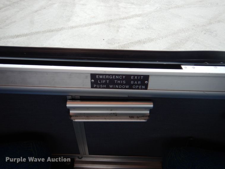 image for item JS9224 1999 Motor Coach Industries 102-DL3  coach bus