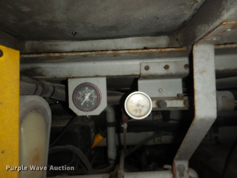 image for item JS9224 1999 Motor Coach Industries 102-DL3  coach bus