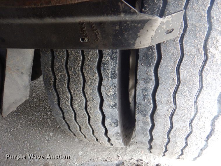 image for item JS9224 1999 Motor Coach Industries 102-DL3  coach bus