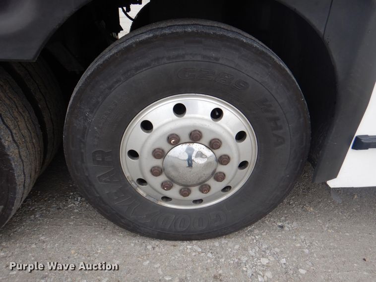 image for item JS9224 1999 Motor Coach Industries 102-DL3  coach bus