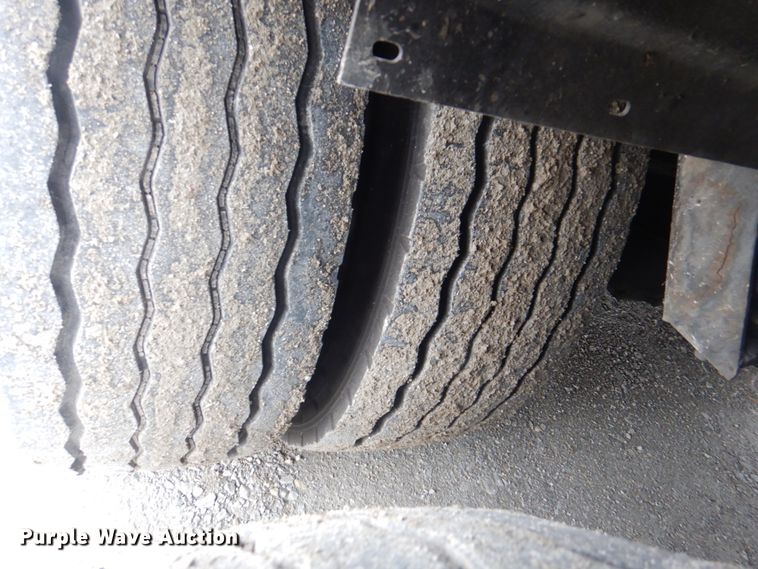 image for item JS9224 1999 Motor Coach Industries 102-DL3  coach bus