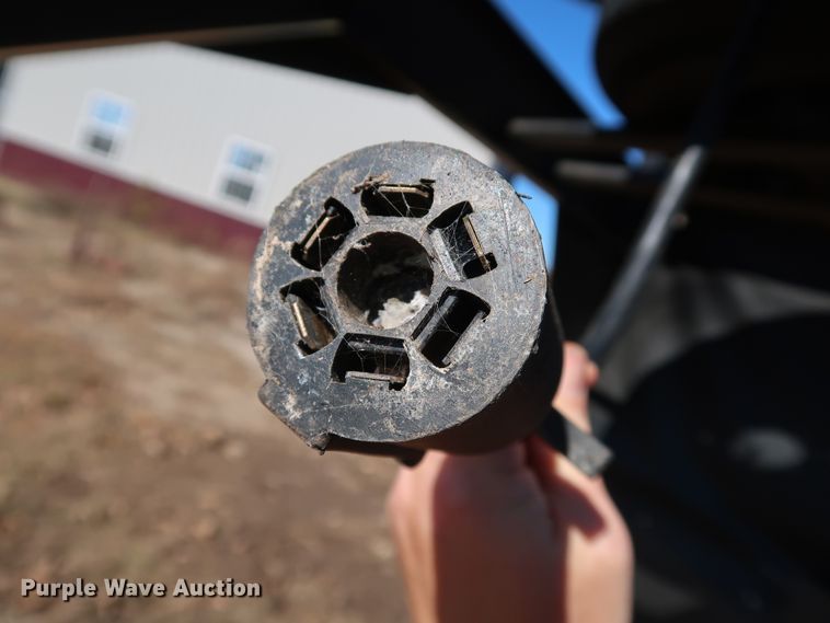 image for item JS9786 2005 Neckover GL24-2-6K  livestock trailer