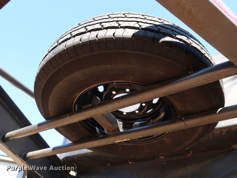 image for item JS9786 2005 Neckover GL24-2-6K  livestock trailer