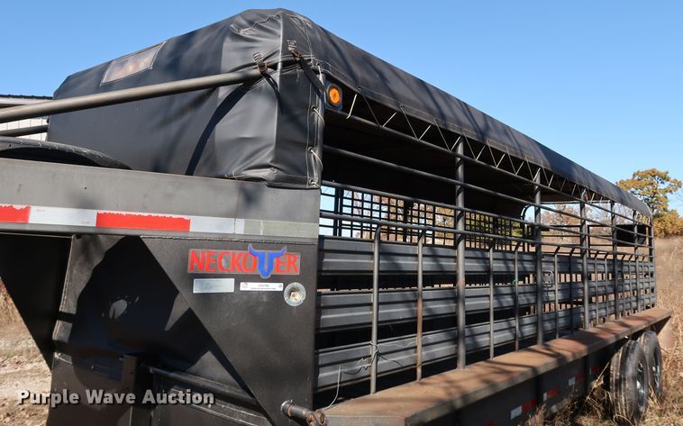 image for item JS9786 2005 Neckover GL24-2-6K  livestock trailer