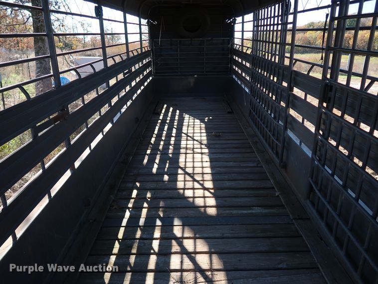 image for item JS9786 2005 Neckover GL24-2-6K  livestock trailer