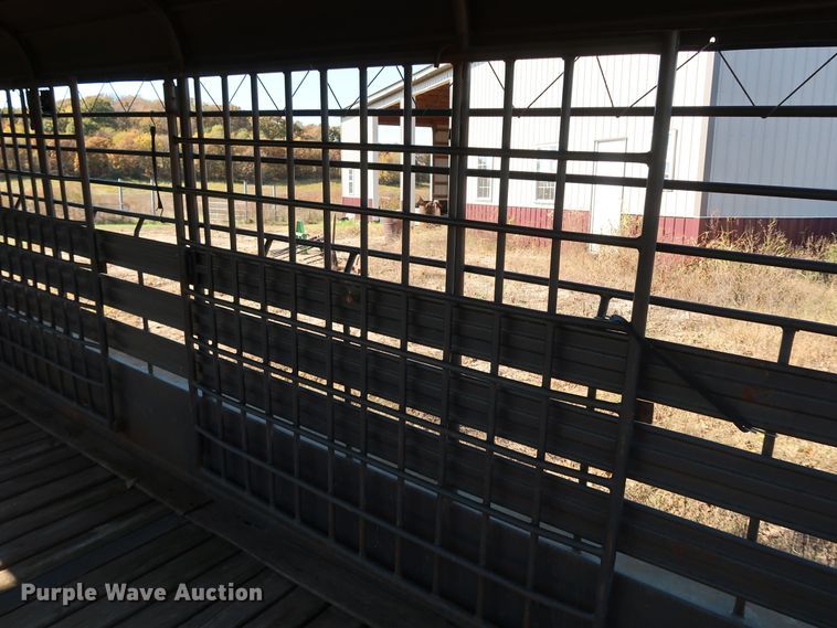 image for item JS9786 2005 Neckover GL24-2-6K  livestock trailer