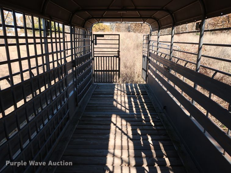 image for item JS9786 2005 Neckover GL24-2-6K  livestock trailer