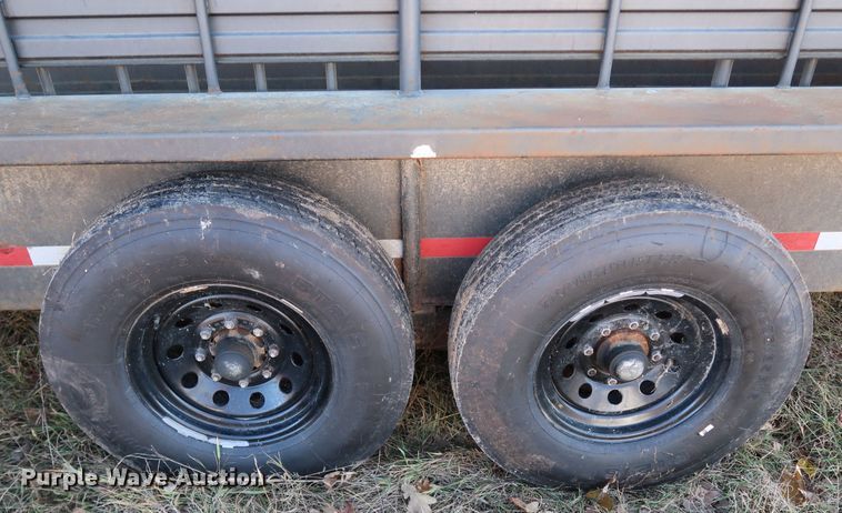 image for item JS9786 2005 Neckover GL24-2-6K  livestock trailer