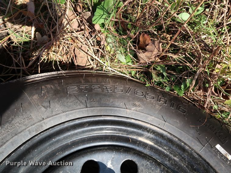 image for item JS9786 2005 Neckover GL24-2-6K  livestock trailer