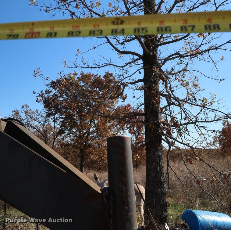 image for item JS9786 2005 Neckover GL24-2-6K  livestock trailer