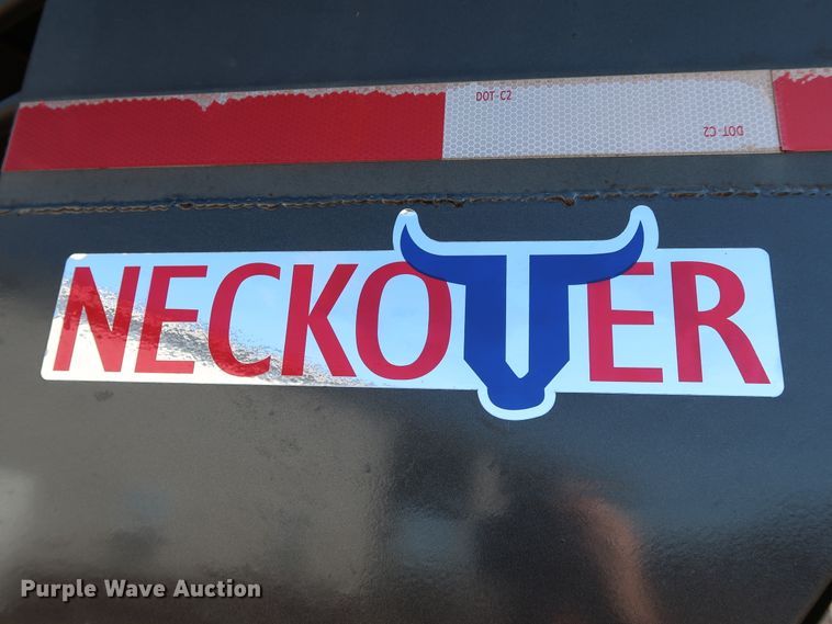 image for item JS9786 2005 Neckover GL24-2-6K  livestock trailer