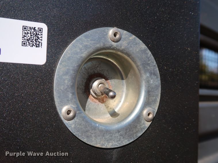 image for item JS9786 2005 Neckover GL24-2-6K  livestock trailer