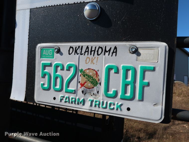 image for item JS9786 2005 Neckover GL24-2-6K  livestock trailer