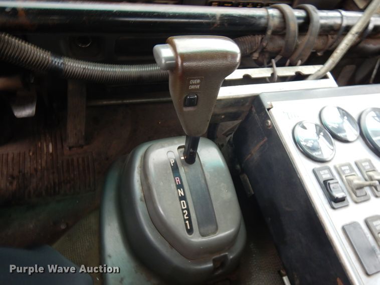 image for item KK9703 2004 Isuzu NQR  street sweeper truck