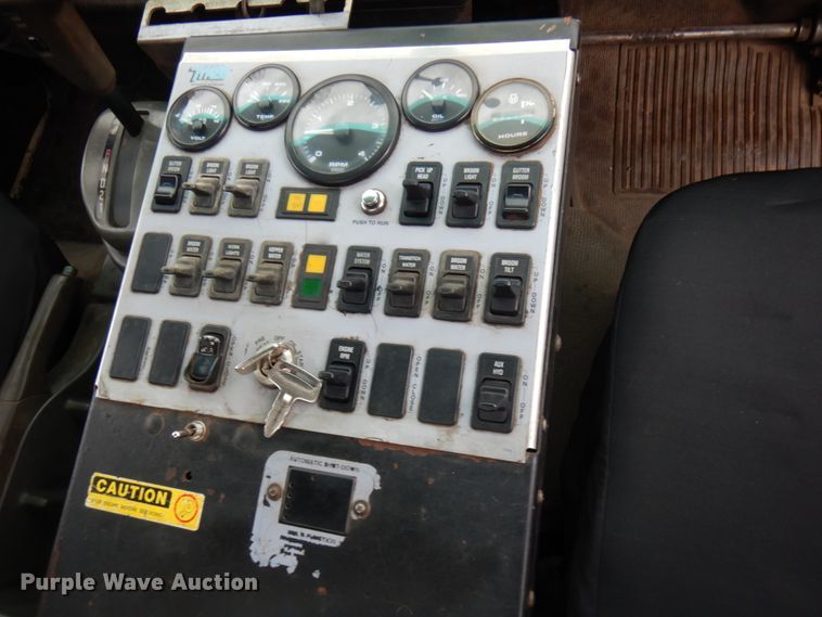 image for item KK9703 2004 Isuzu NQR  street sweeper truck