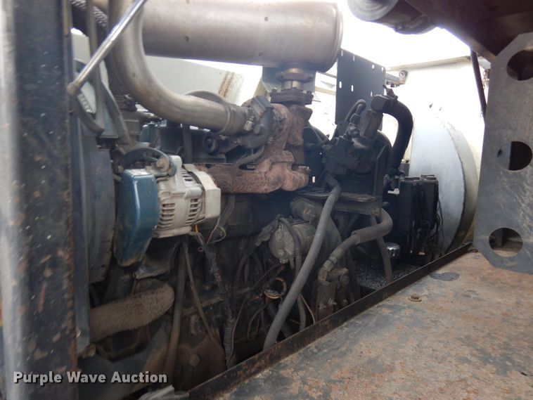 image for item KK9703 2004 Isuzu NQR  street sweeper truck