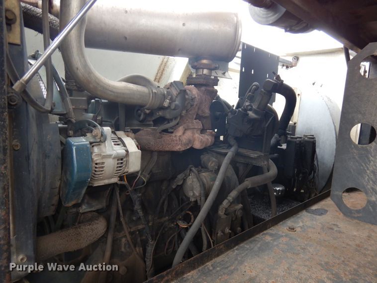 image for item KK9703 2004 Isuzu NQR  street sweeper truck