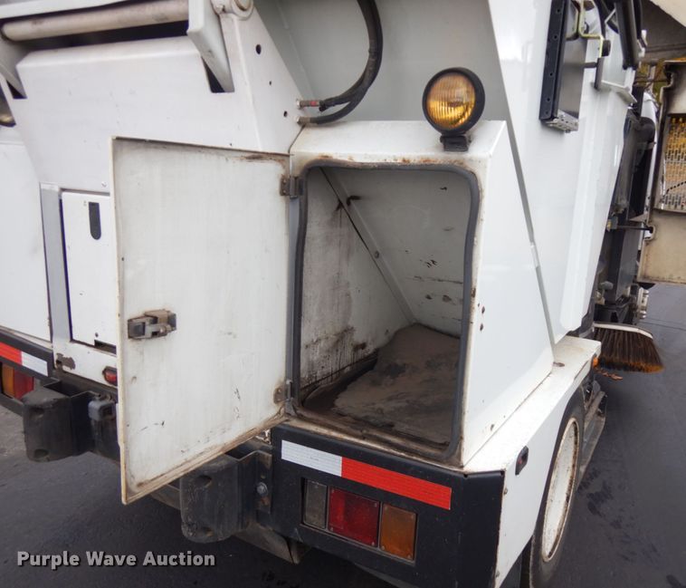 image for item KK9703 2004 Isuzu NQR  street sweeper truck