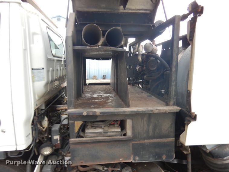 image for item KK9703 2004 Isuzu NQR  street sweeper truck