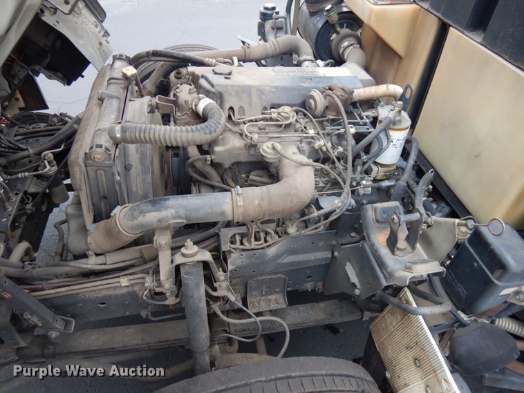 image for item KK9703 2004 Isuzu NQR  street sweeper truck